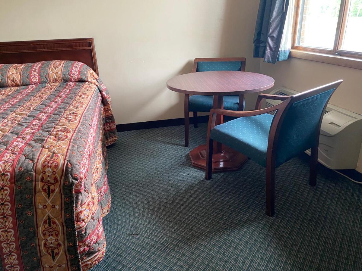 The Hemlock Inn Loudonville ภายนอก รูปภาพ
